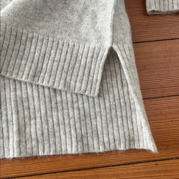 Nili Lotan 100% cashmere sweater - Picture 6 of 10